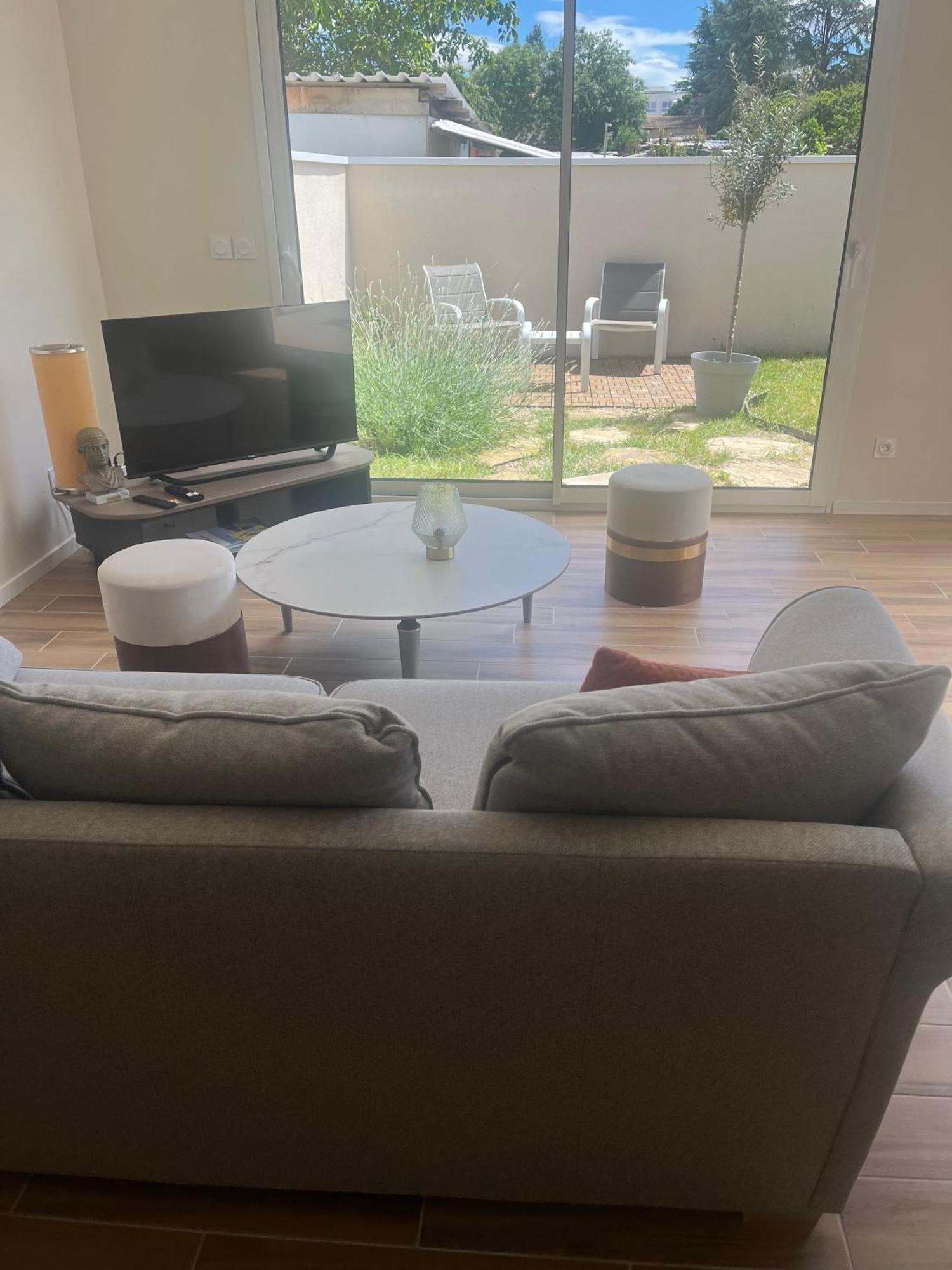 Villa Bleu Marine Chic Calme Et Jardin Andrezieux-Boutheon Luaran gambar