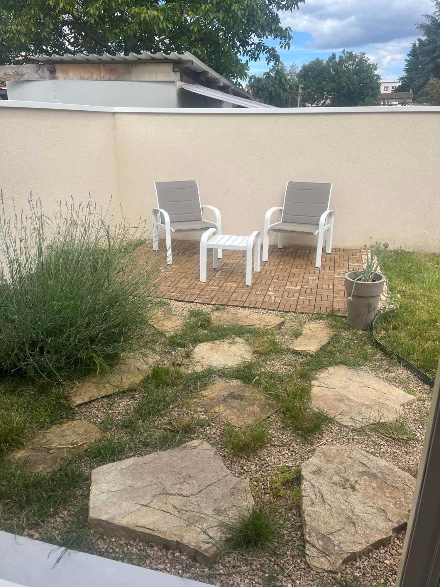 Villa Bleu Marine Chic Calme Et Jardin Andrezieux-Boutheon Luaran gambar